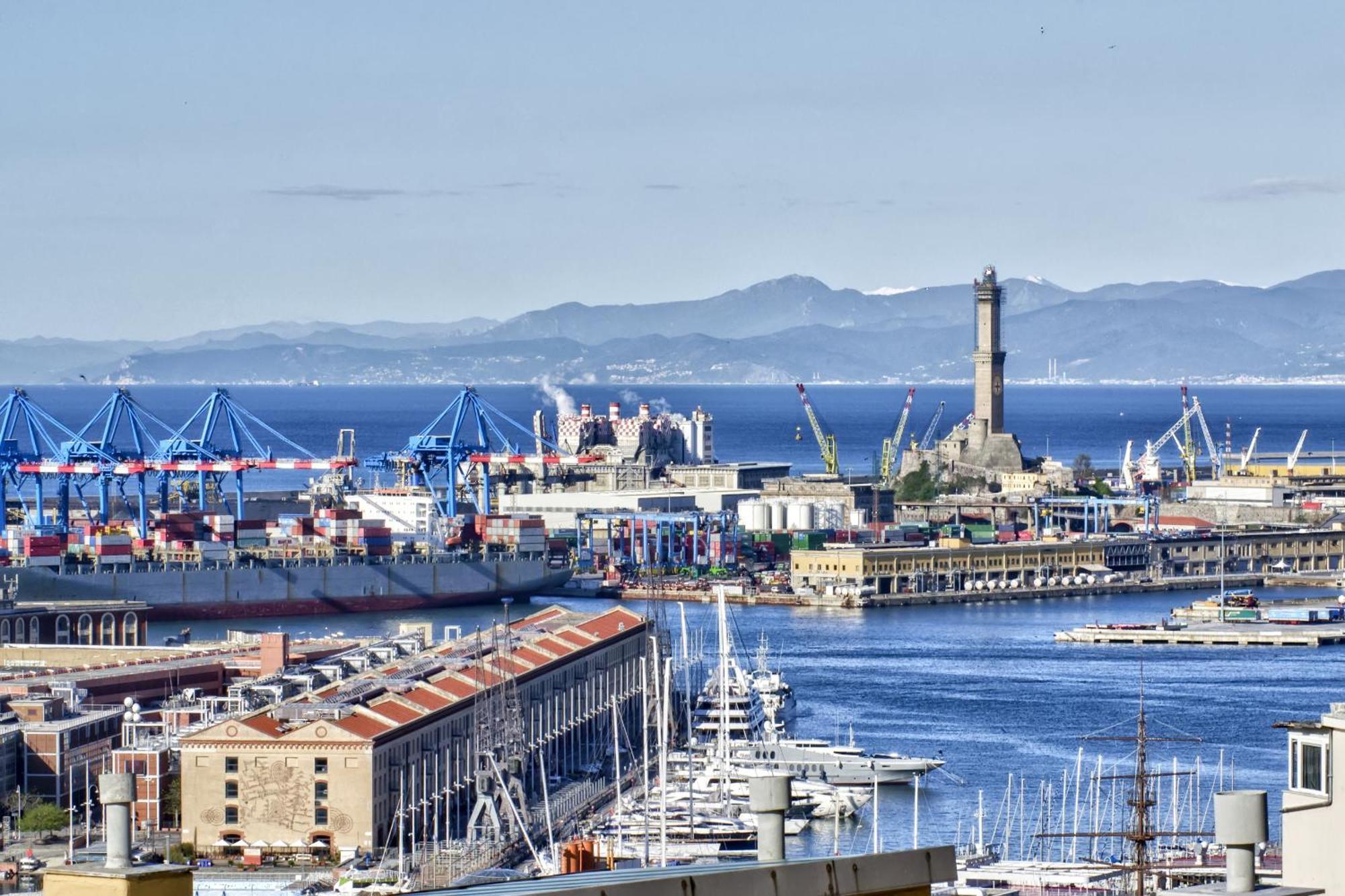 La Mansarda Del Principe, Vicoli, Acquario E Lanterna Apartman Genova Kültér fotó